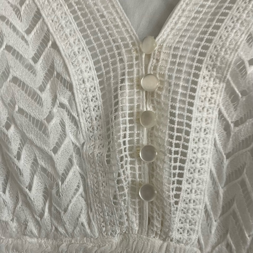 White tea length dress with liner